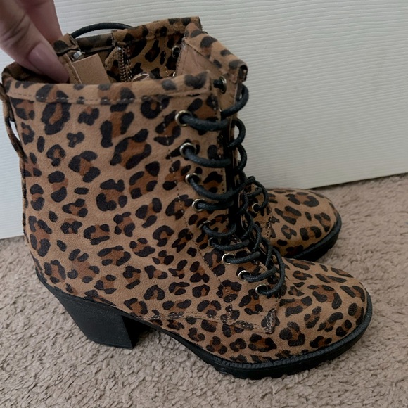 Women’s heeled boots - Picture 1 of 2